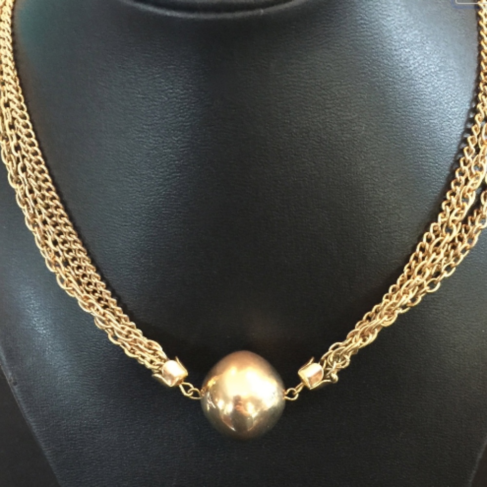 Gold Ball Pendant Necklace   VS1055